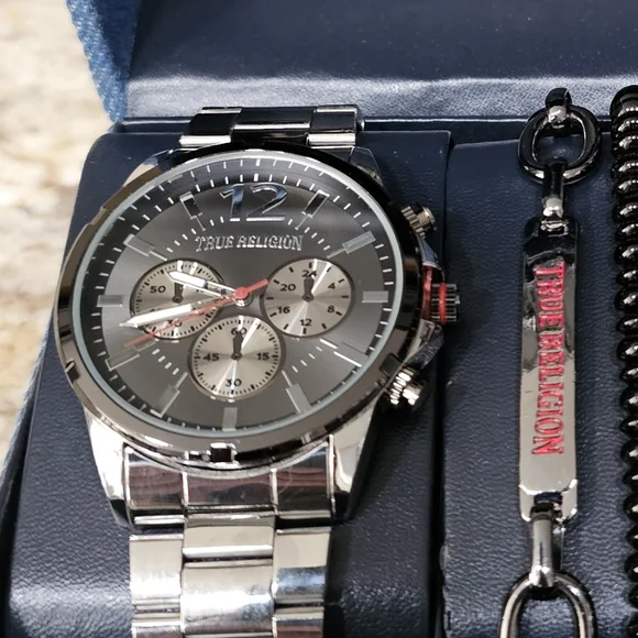 True Religion Black and Silver Watch with Bracelet Mens NEW! - Picture 3 of 6